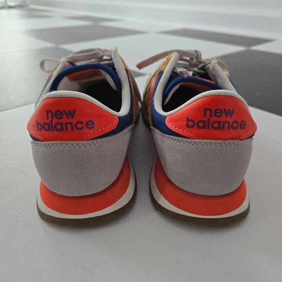 Like New! New Balance 420 Retro Sneaker in Size 8.5 - Picture 5 of 6